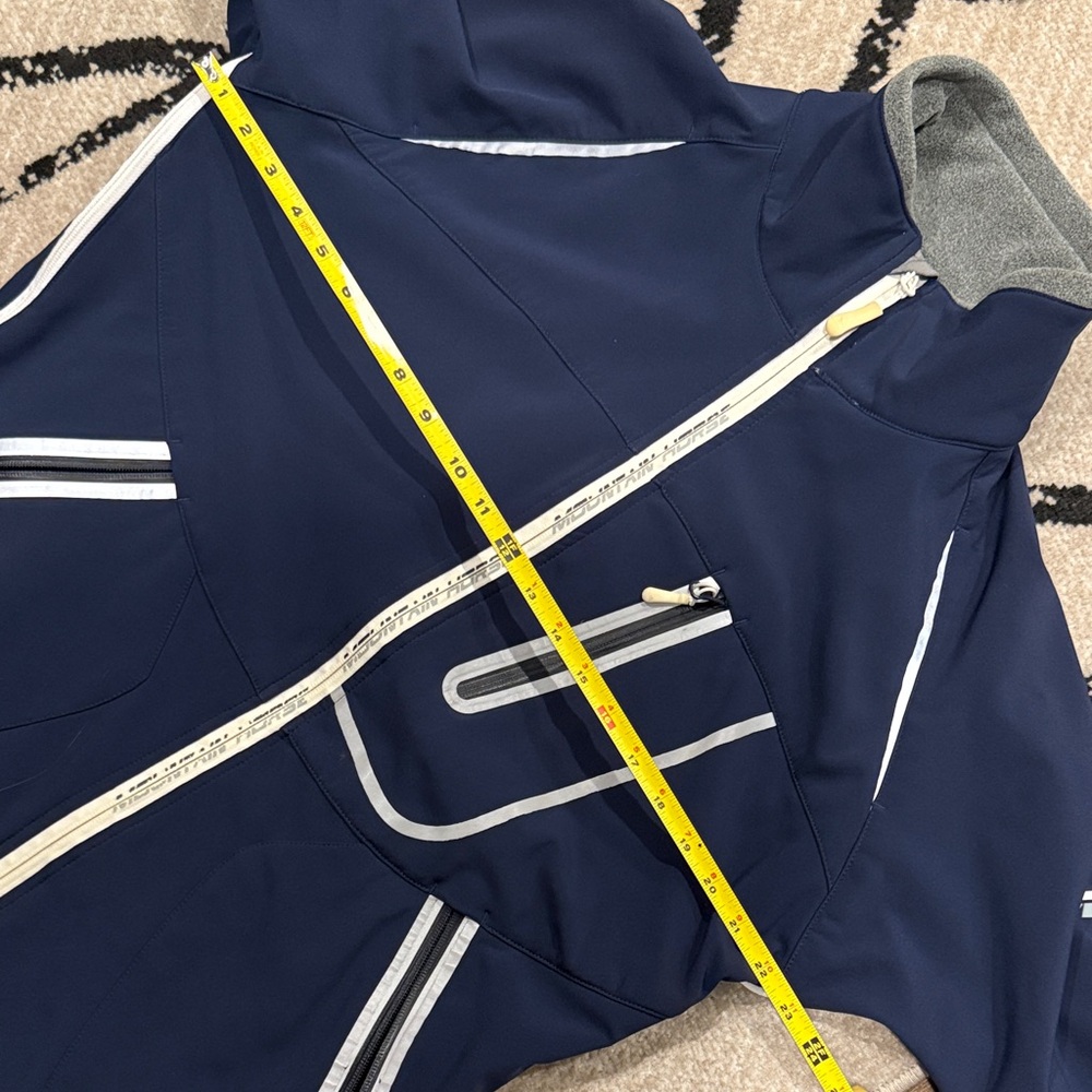 Women's Navy Softshell Jacket - Picture 8 of 11